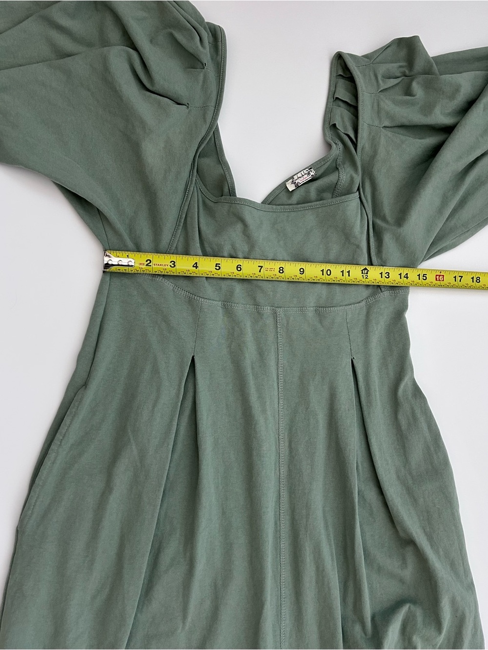 Free People Lotta Love Romper
XS
Sage Green
Puff Sleeve
Pleated
Reversible
Boho - Picture 11 of 14